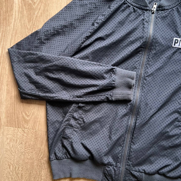 Victoria's Secret Lightweight Black Mesh Zip Up Windbreaker XS - Picture 5 of 8